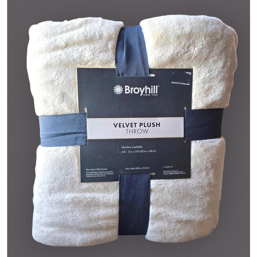 Broyhill Velvet Plush Throw Blanket White 50x60 Ultra Soft Cozy Throw